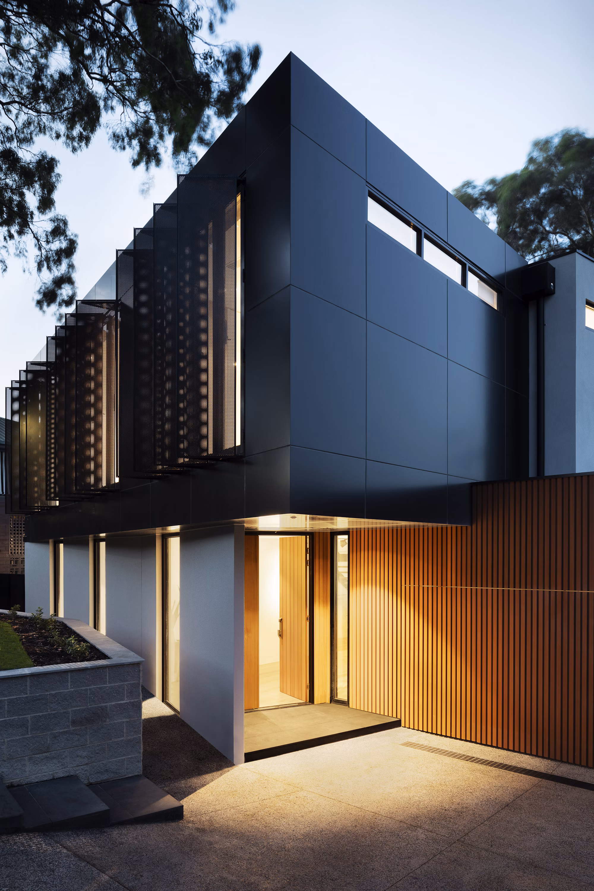 Modern glazed house extension